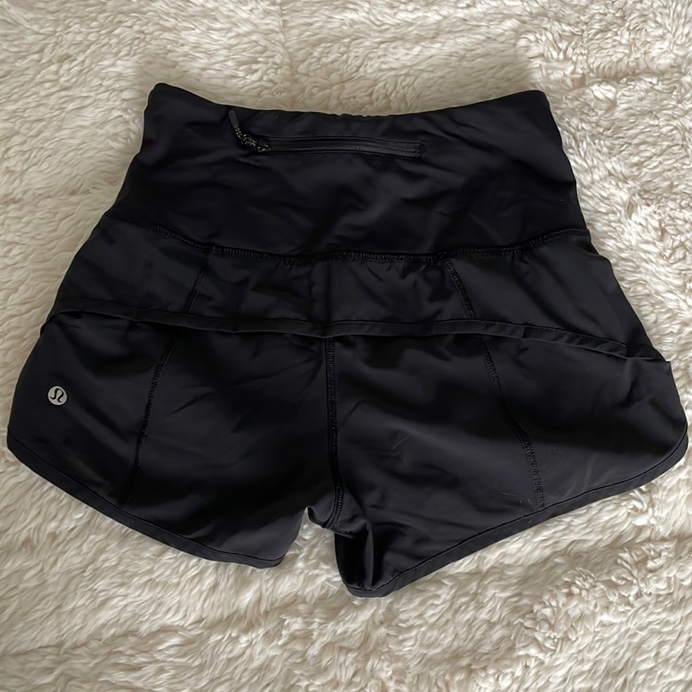 Lululemon Speed Up High-Rise Lined Short 2.5”. Color Black. Great condition.